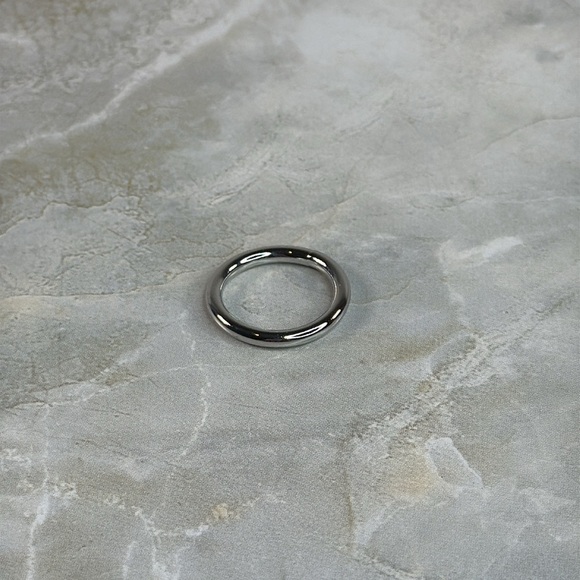 Silver Women’s Ring - Picture 2 of 3